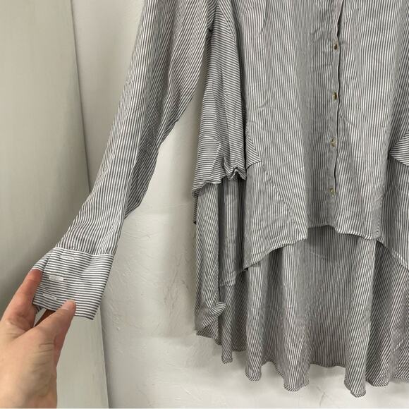 Free People Grey & White Striped Ruffled Tiered Long Sleeve Blouse Womens S Top - Picture 10 of 10